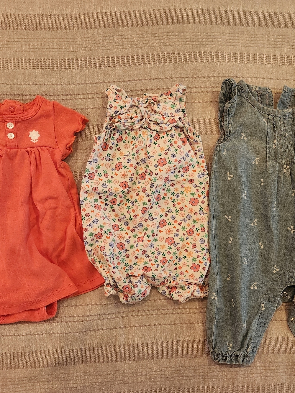 6 Warm Weather Girl Outfits